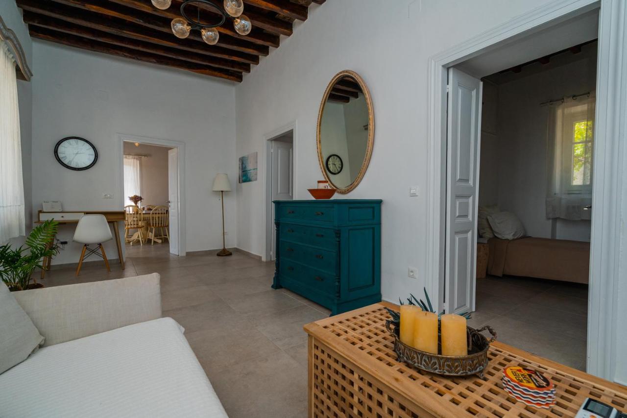 Komis Mansion Εξάμπελα Εξωτερικό φωτογραφία
