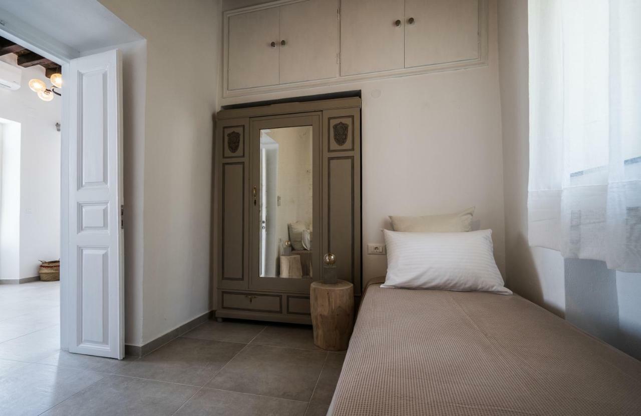 Komis Mansion Εξάμπελα Εξωτερικό φωτογραφία